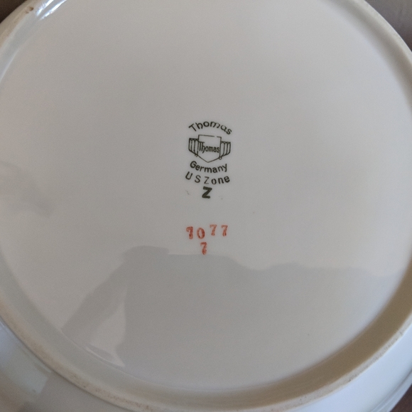 Vintage Thomas Vegetable bowl w/Lid - Picture 6 of 6